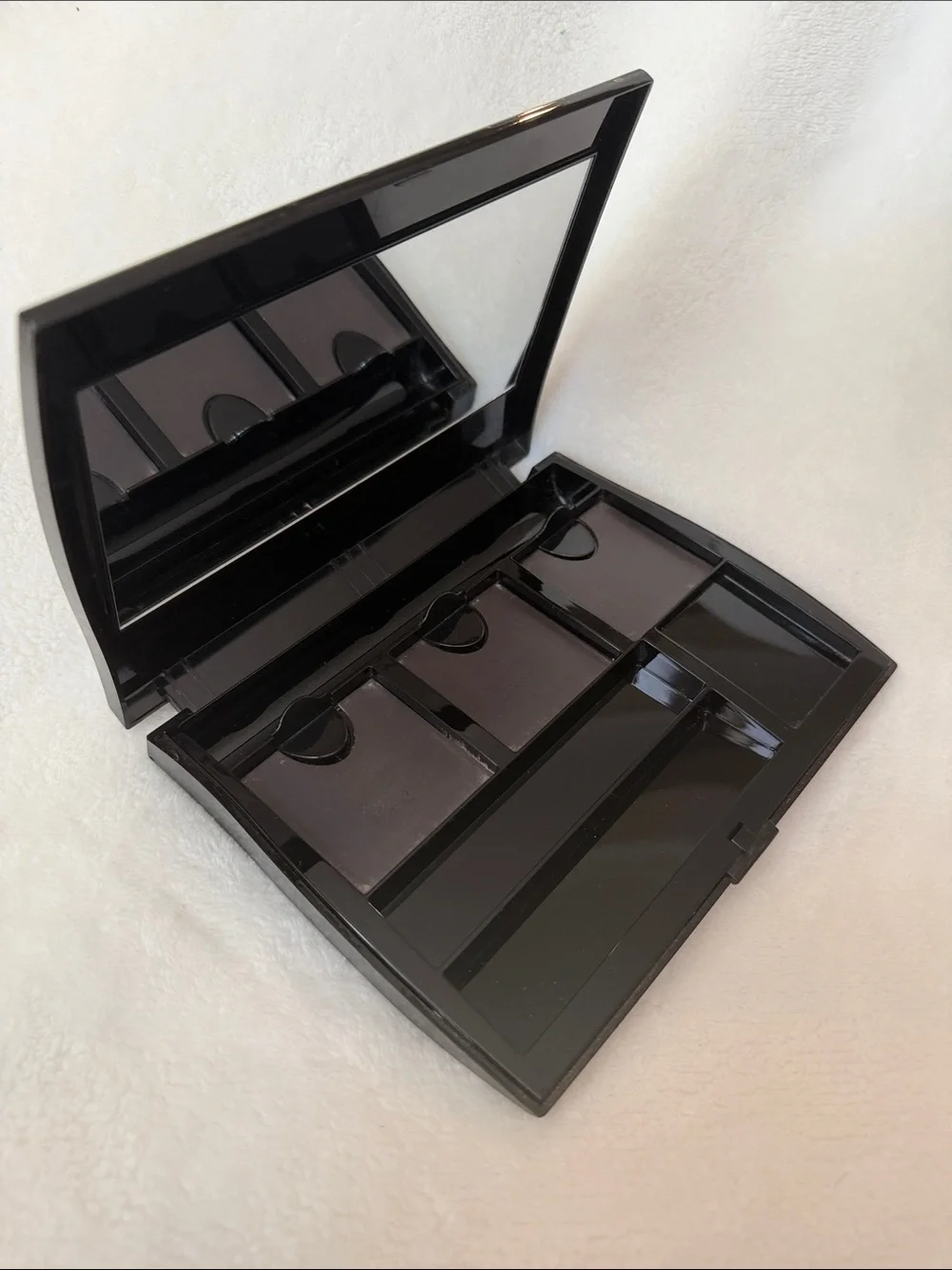 Mary Kay Black Makeup Compact - Picture 4 of 11